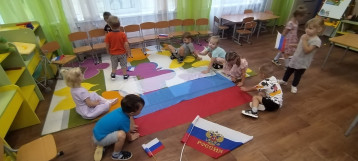 День флага Российской Федерации. Группа "Веснушки" День флага Российской Федерации. Группа "Веснушки".