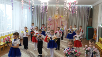 Праздник для мам и бабушек. Праздник для мам и бабушек.