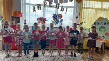 «Если только захотим, мы и в космос полетим!». Группа "Пчелки" «Если только захотим, мы и в космос полетим!». Группа "Пчелки".